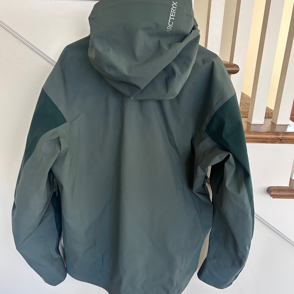 Arc’teryx Macai shell jacket - large - Picture 2 of 6